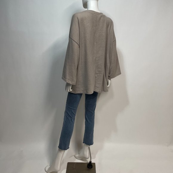 Entro Casual Front Pocket Beige Round Neck Top - Picture 3 of 4